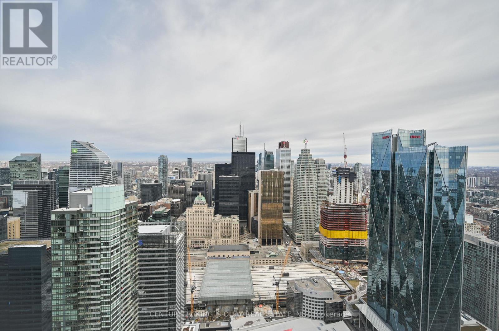 6802 - 88 Harbour Street Property Photo 2