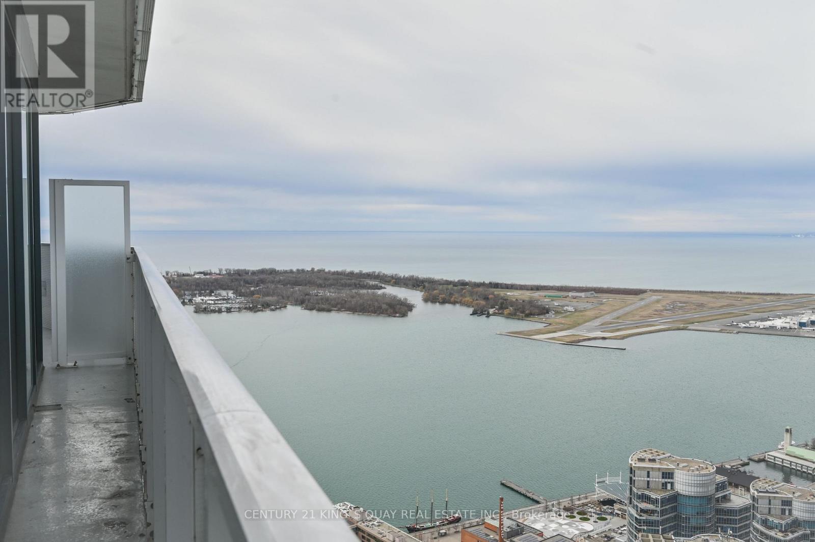 6802 - 88 Harbour Street Property Photo 16