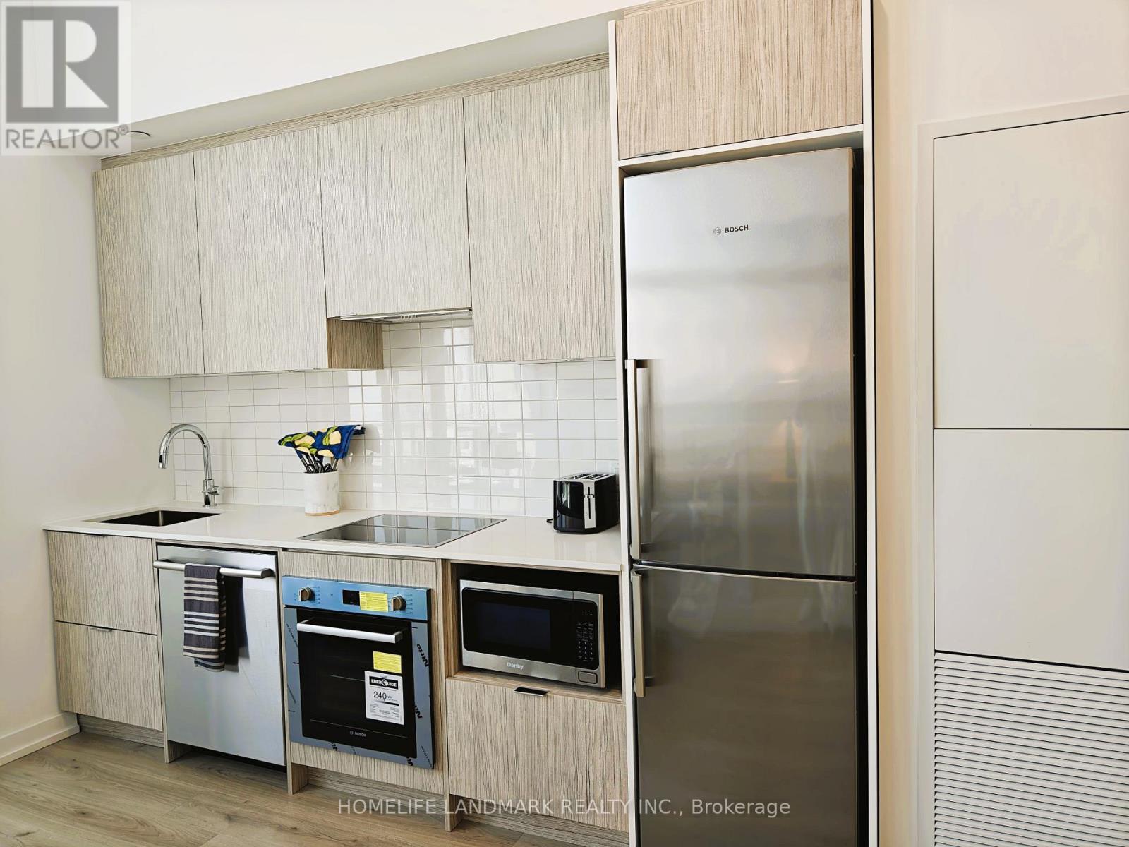 5501 - 395 Bloor Street W Property Photo 14