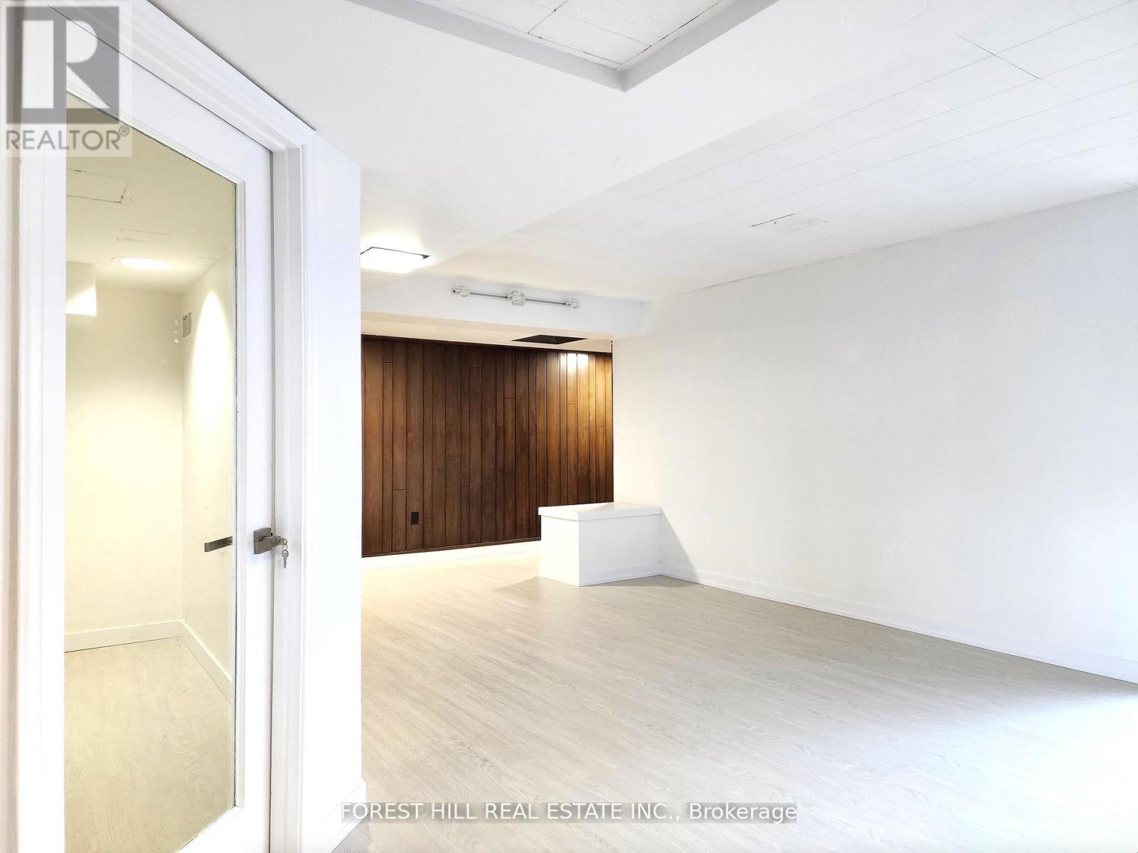200 - 226 Bathurst Street Property Photo 9