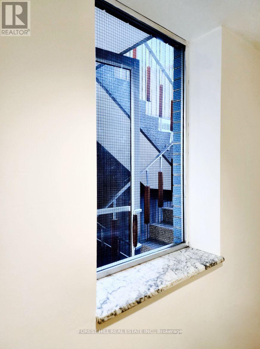 200 - 226 Bathurst Street Property Photo 13