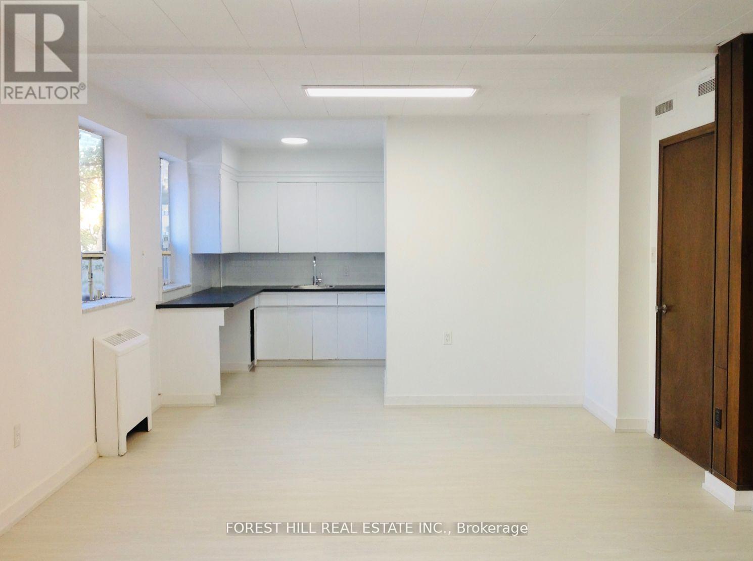 200 - 226 Bathurst Street Property Photo 17