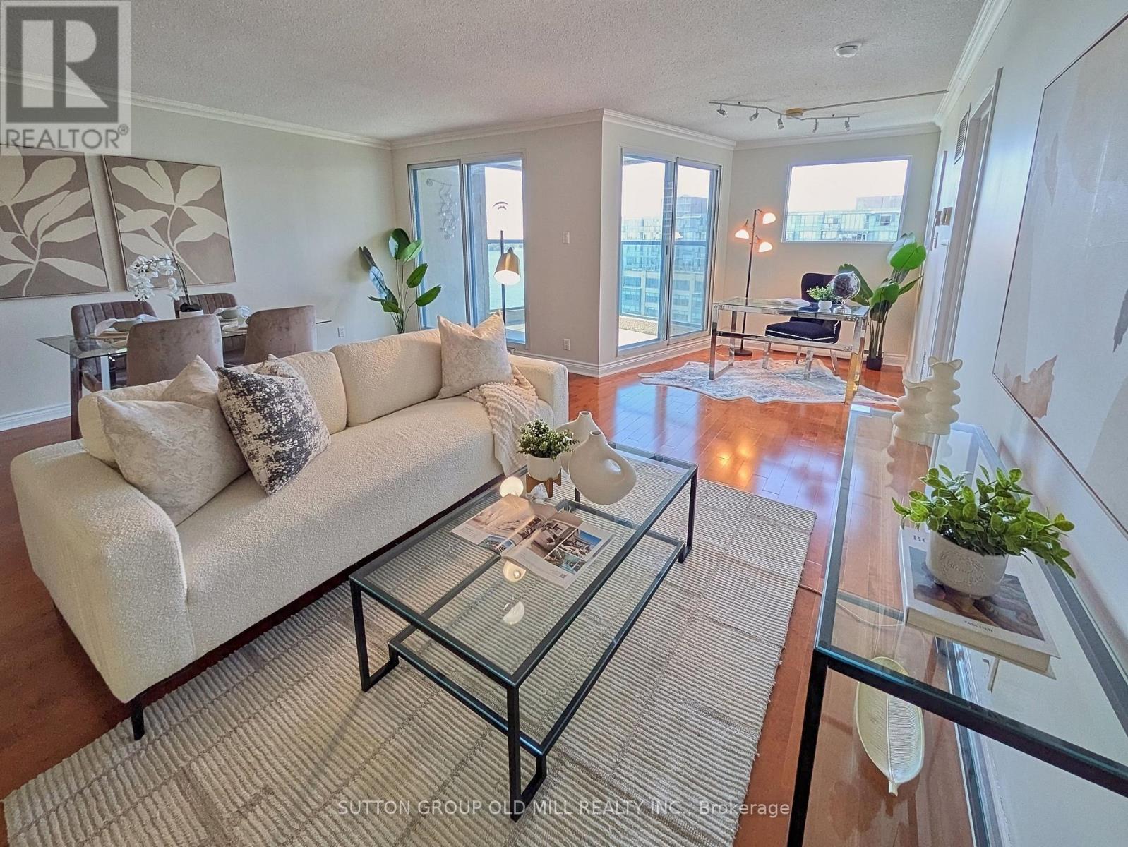 1512 - 99 Harbour Square Property Photo 1