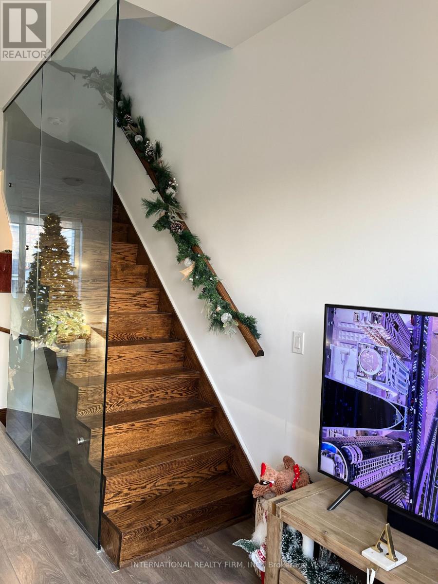 48 Perth Avenue Property Photo 2