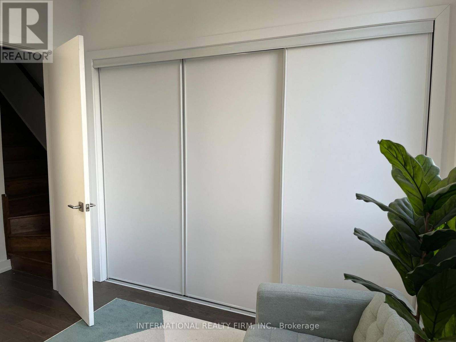 48 Perth Avenue Property Photo 8
