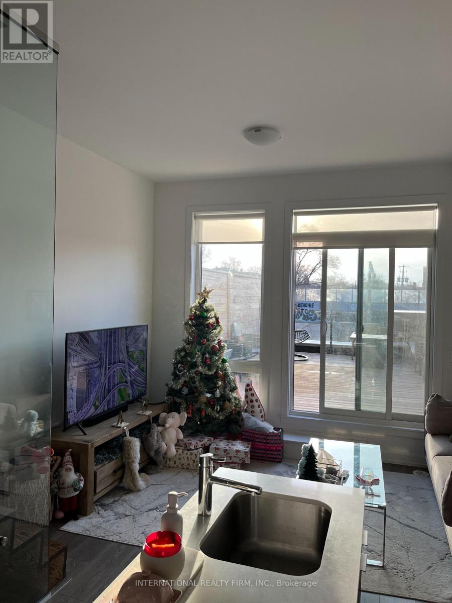48 Perth Avenue Property Photo 24