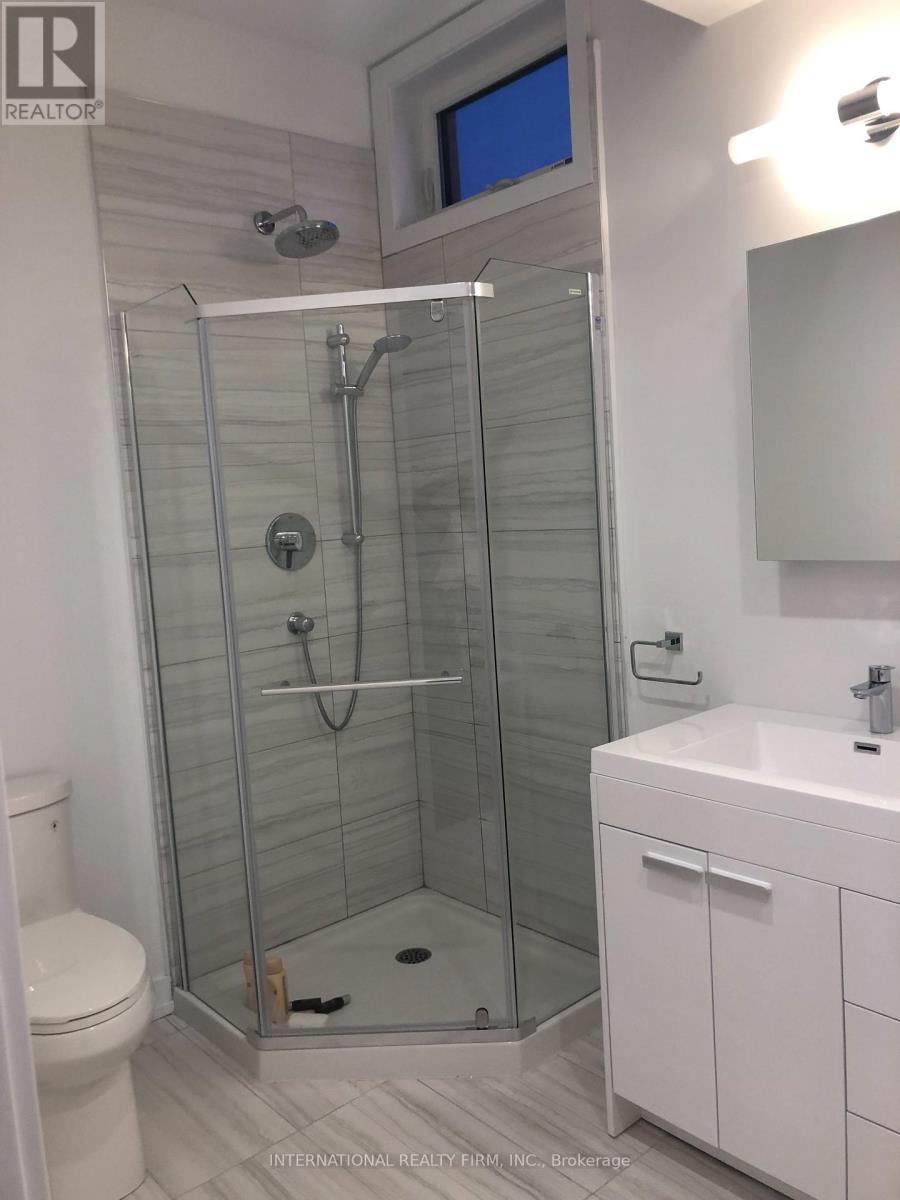 48 Perth Avenue Property Photo 33