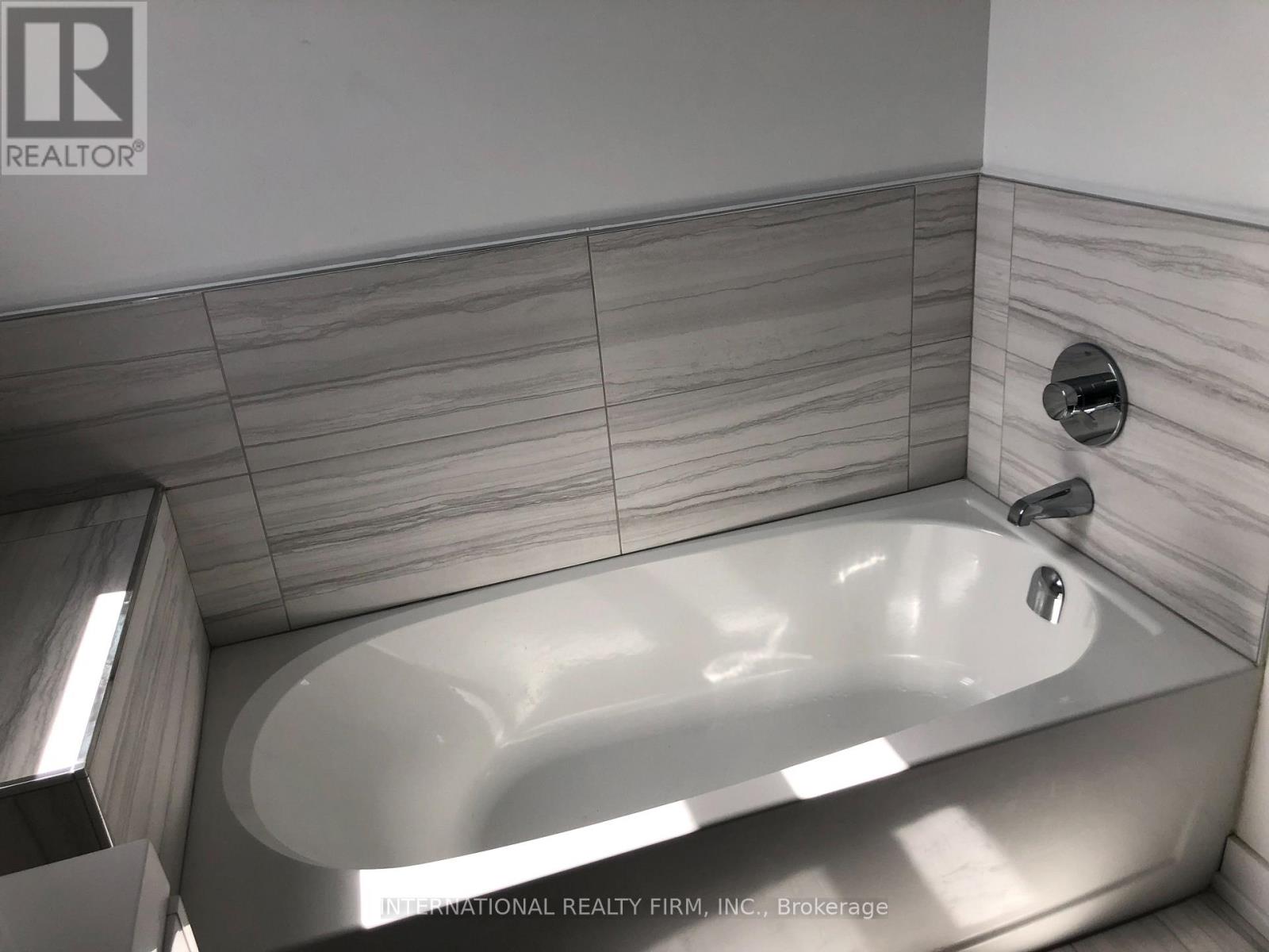 48 Perth Avenue Property Photo 43