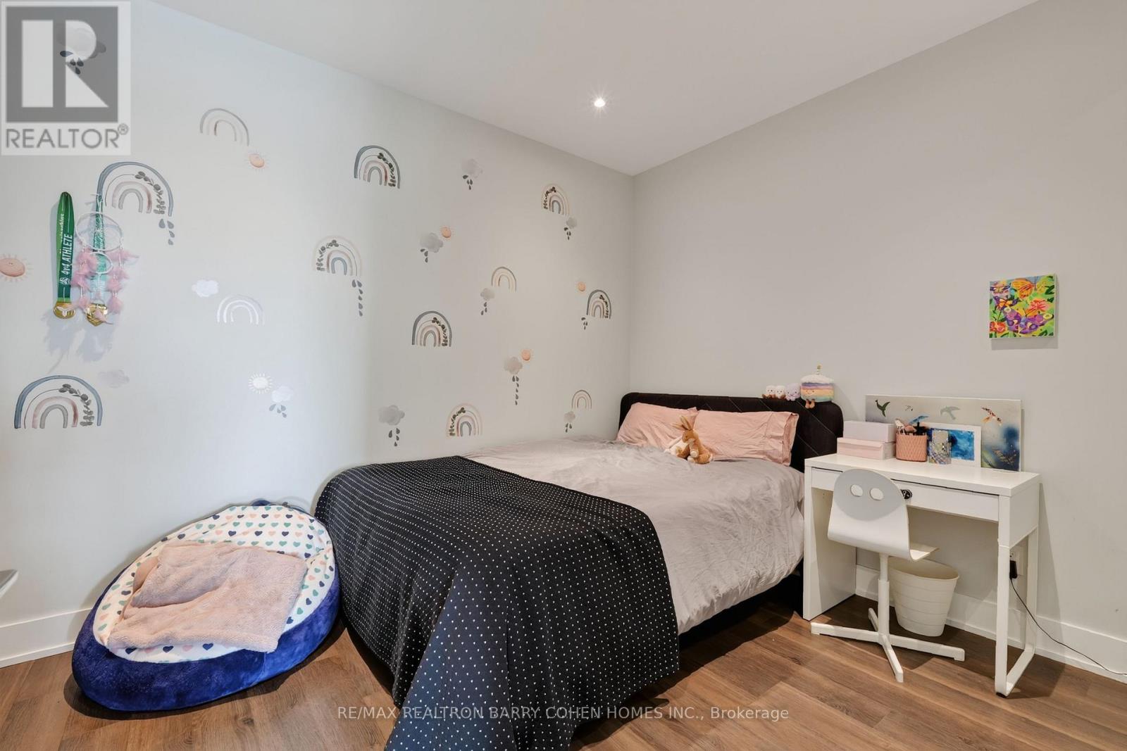 1018 - 111 St Clair Avenue W Property Photo 11