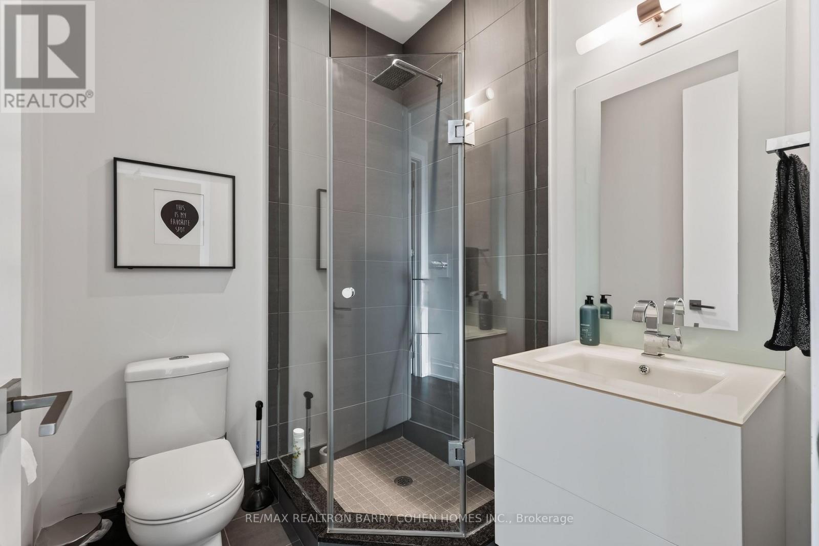 1018 - 111 St Clair Avenue W Property Photo 13