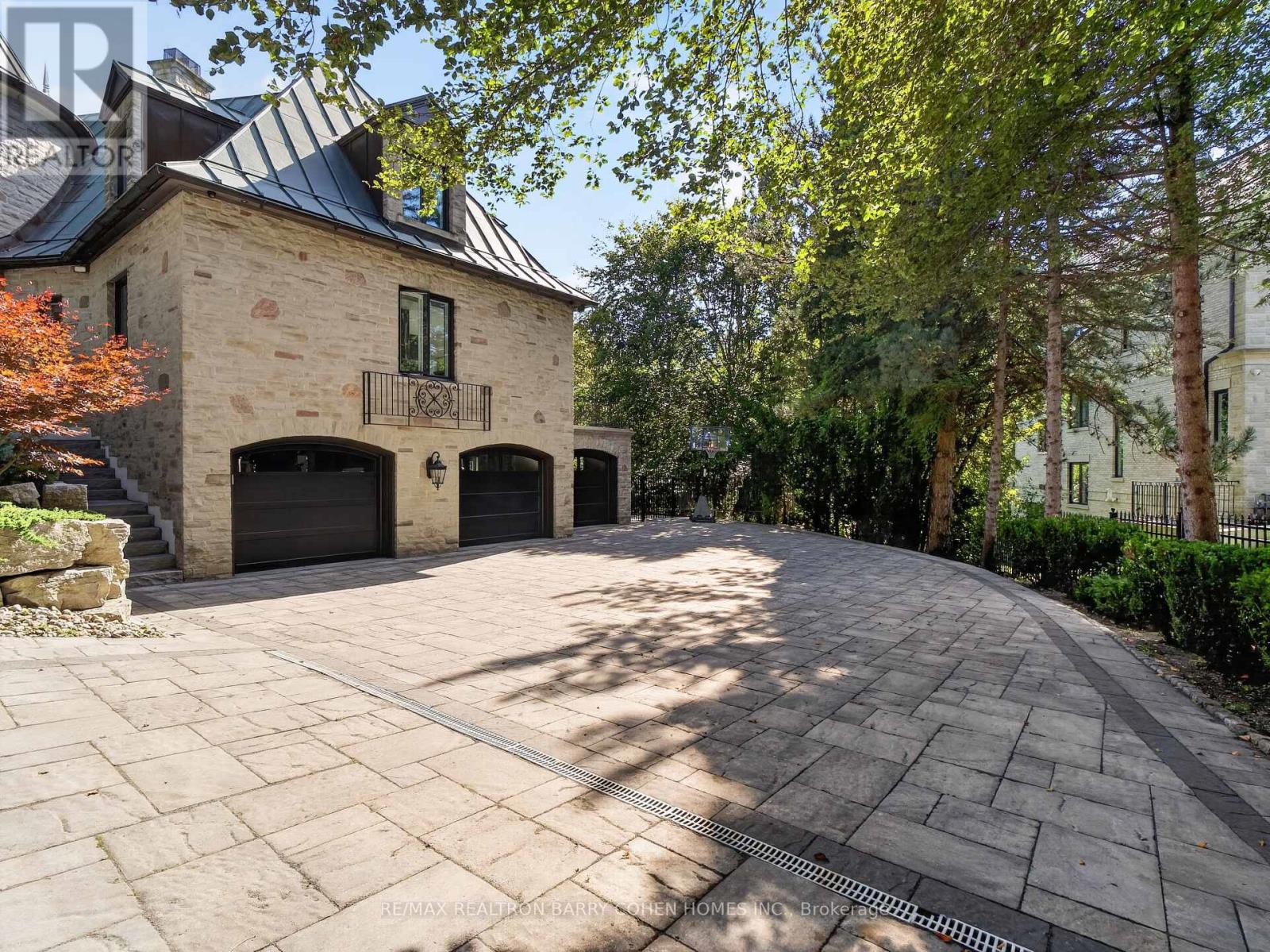 25 Tudor Gate Property Photo 5