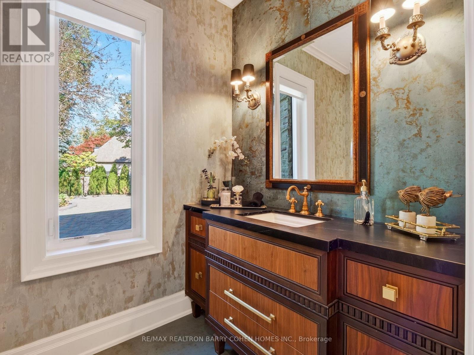 25 Tudor Gate Property Photo 13