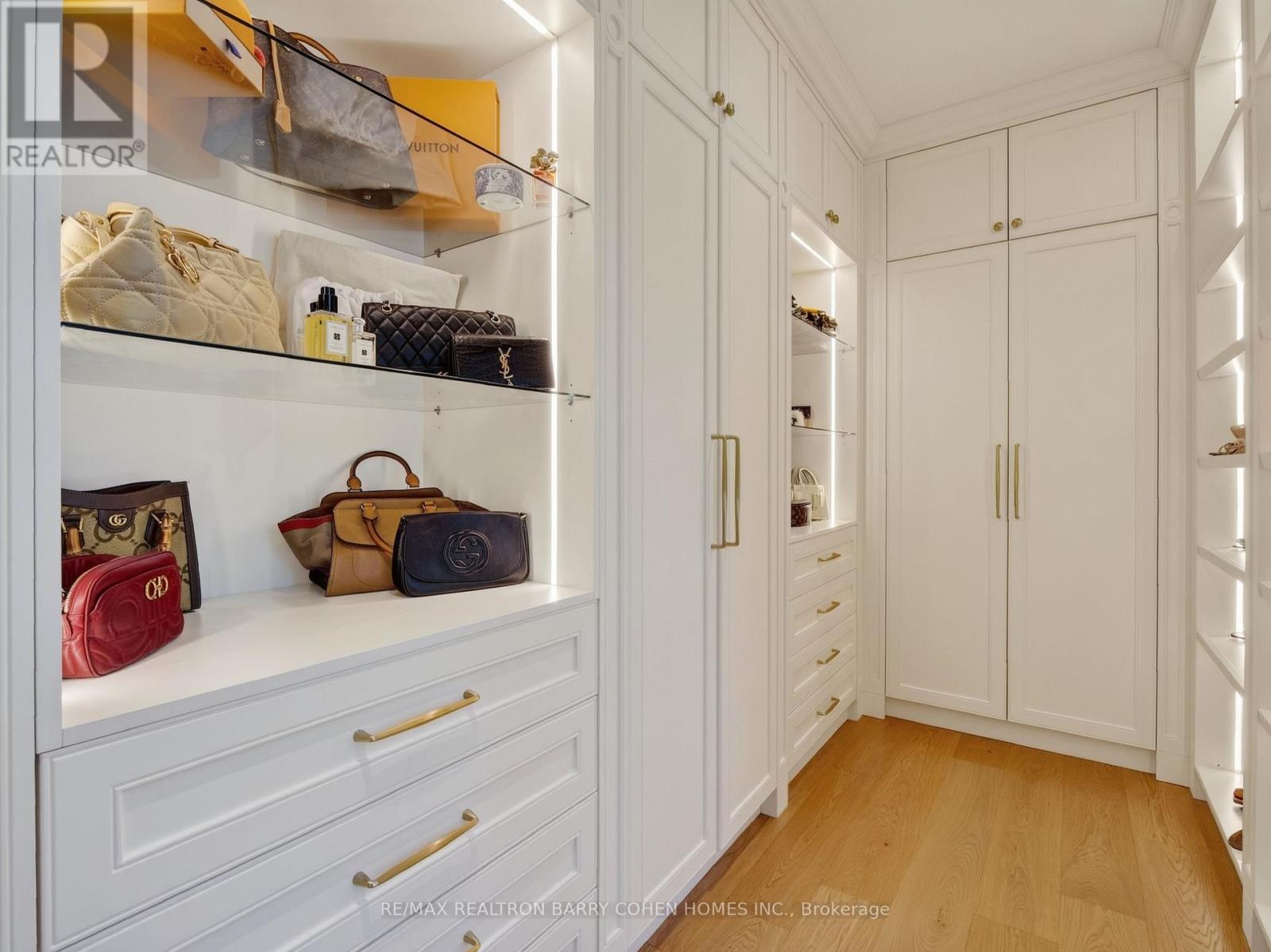 25 Tudor Gate Property Photo 19
