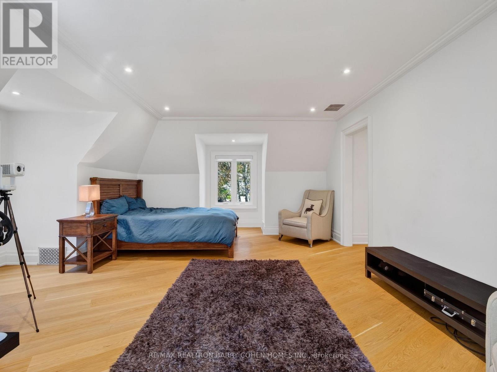 25 Tudor Gate Property Photo 20