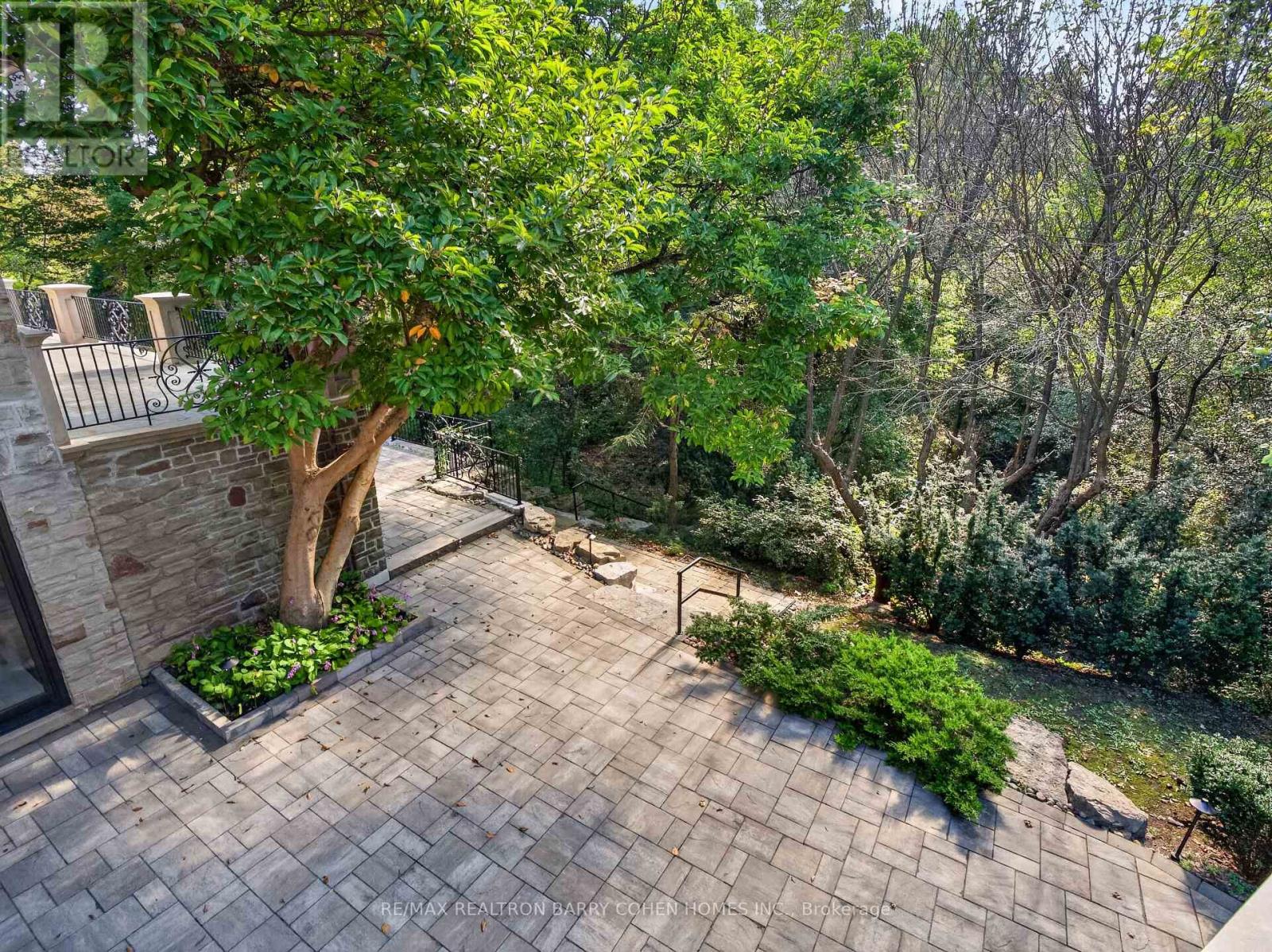 25 Tudor Gate Property Photo 35