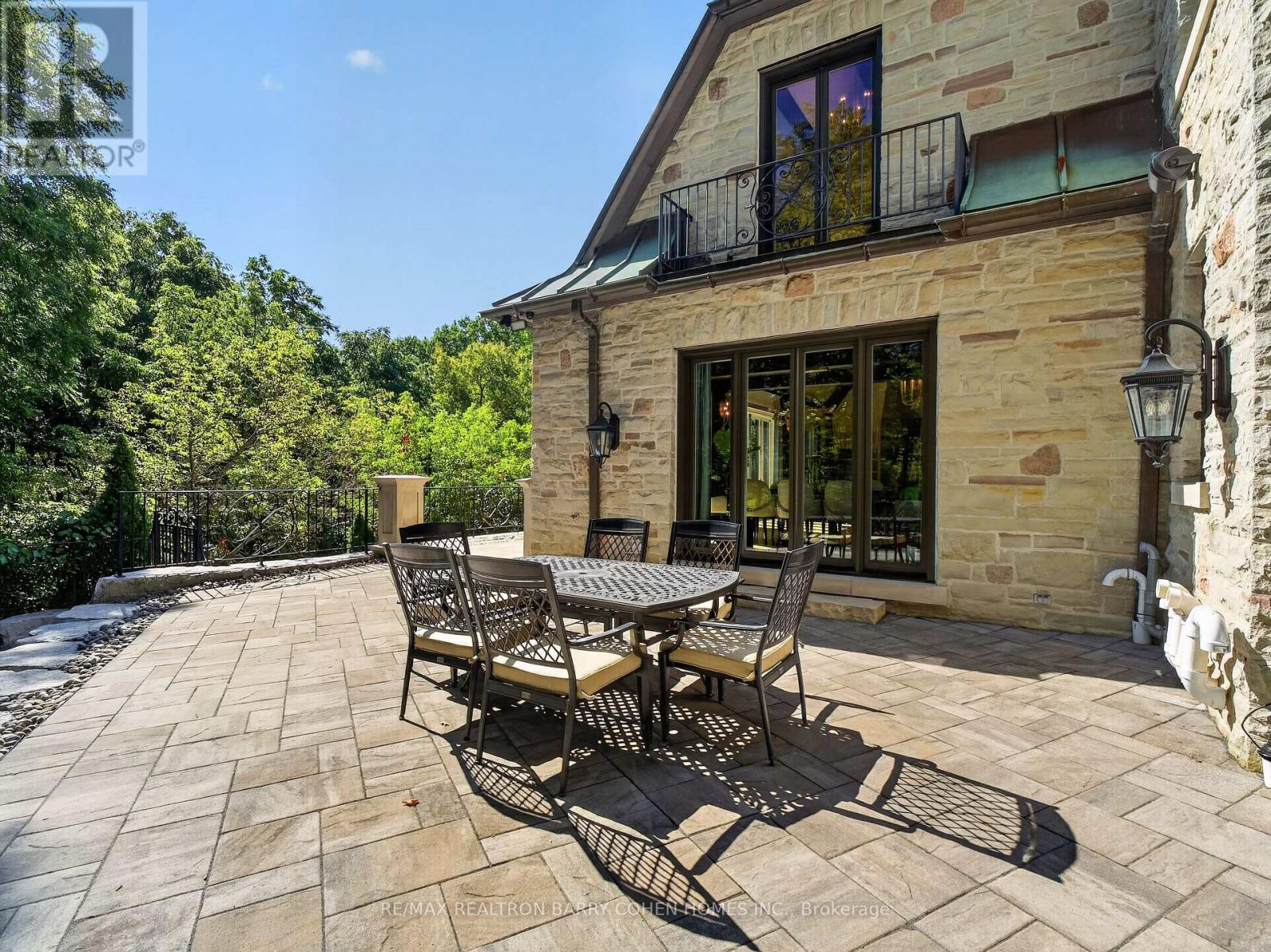 25 Tudor Gate Property Photo 37