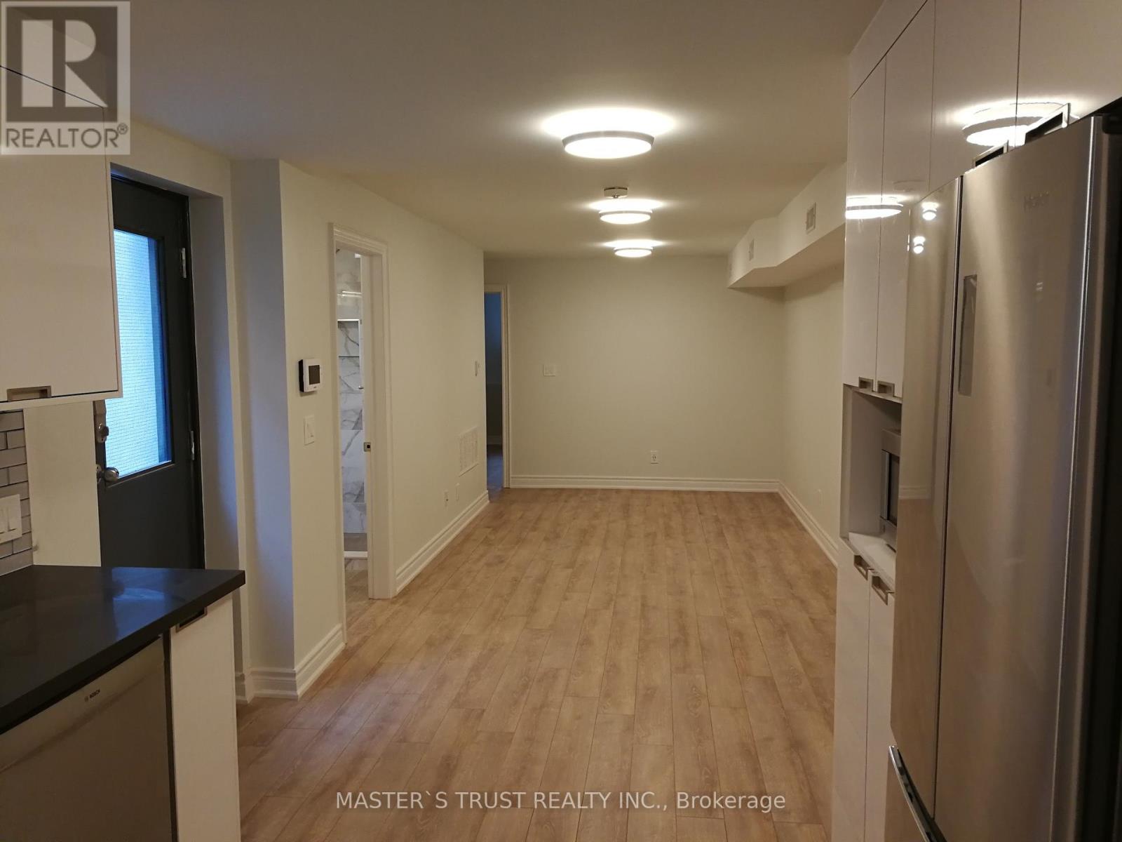 Lowunit - 246 Lippincott Street Property Photo 6