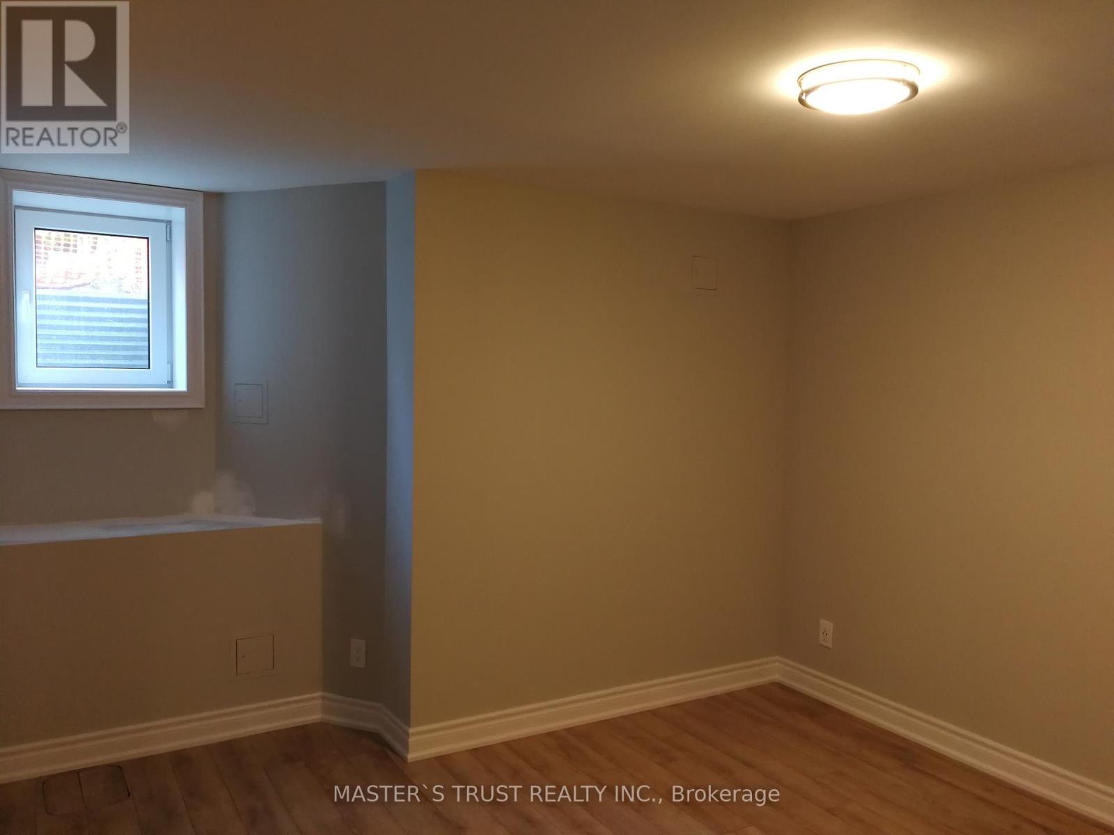 Lowunit - 246 Lippincott Street Property Photo 8