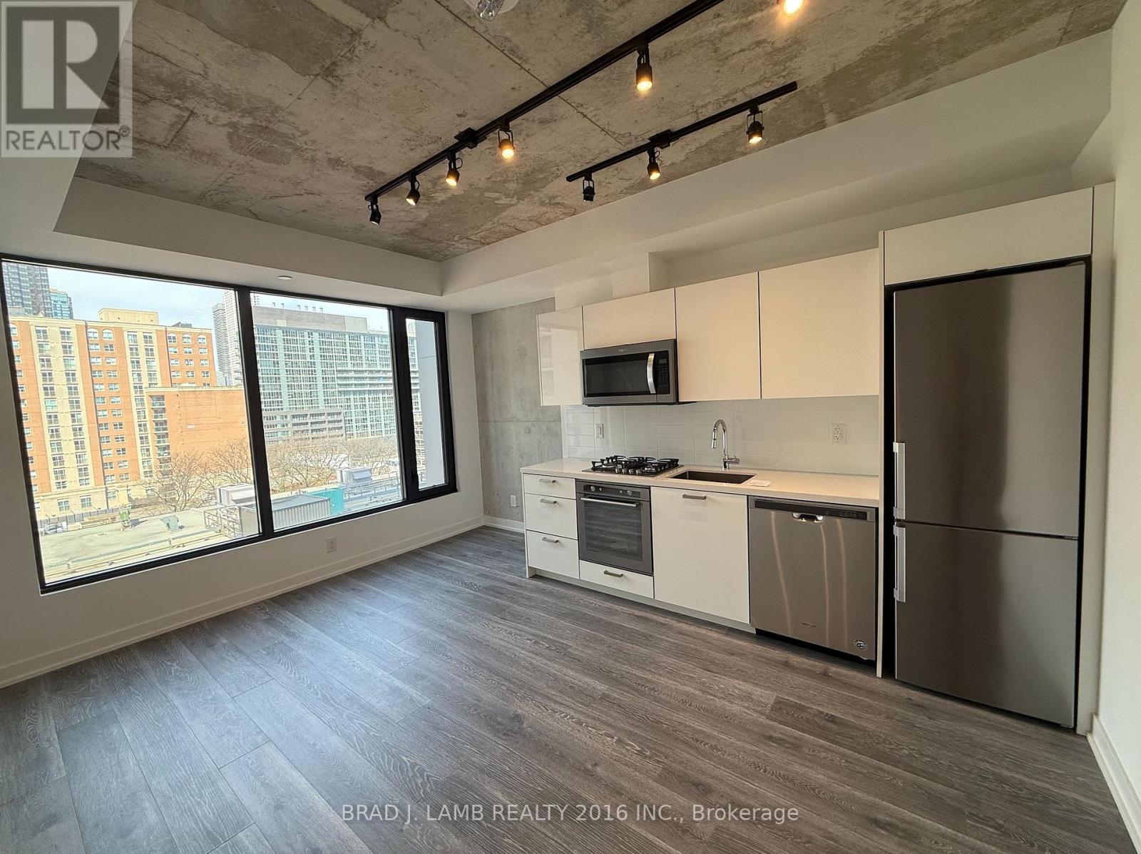 518 - 55 Ontario Street Property Photo 4