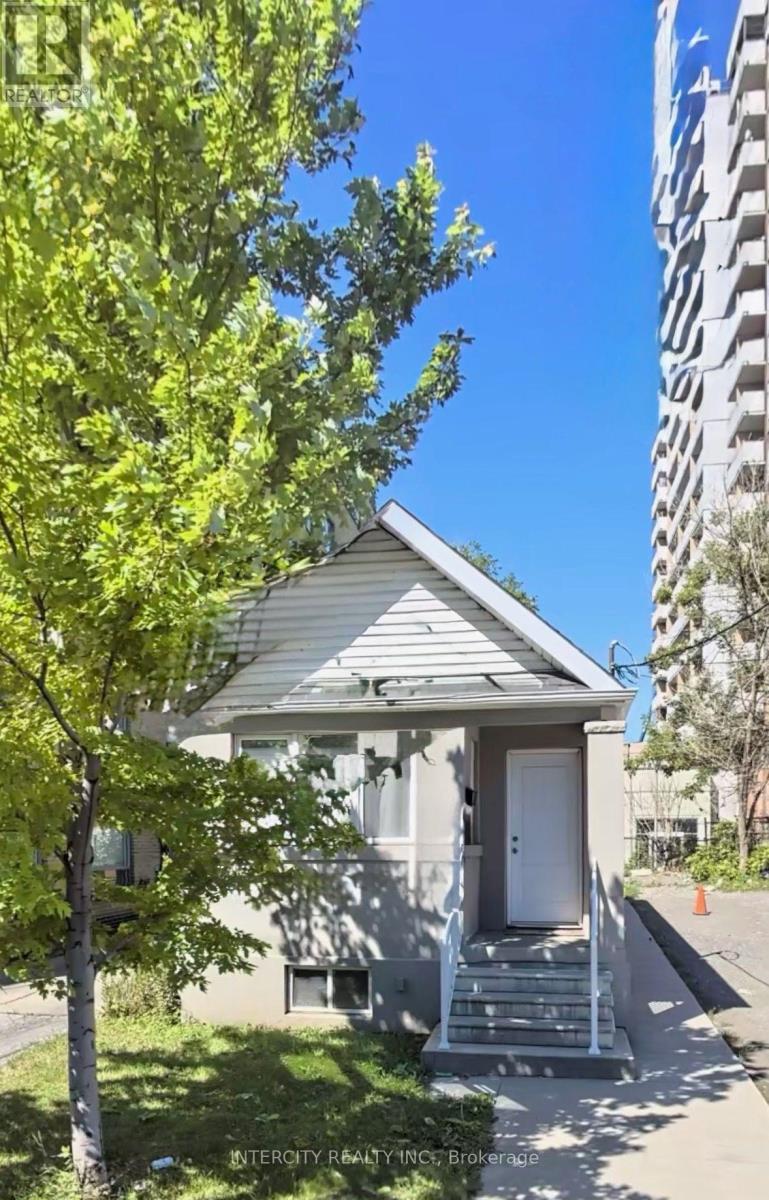 BSMT - 692 NORTHCLIFFE BOULEVARD Property Photo 1