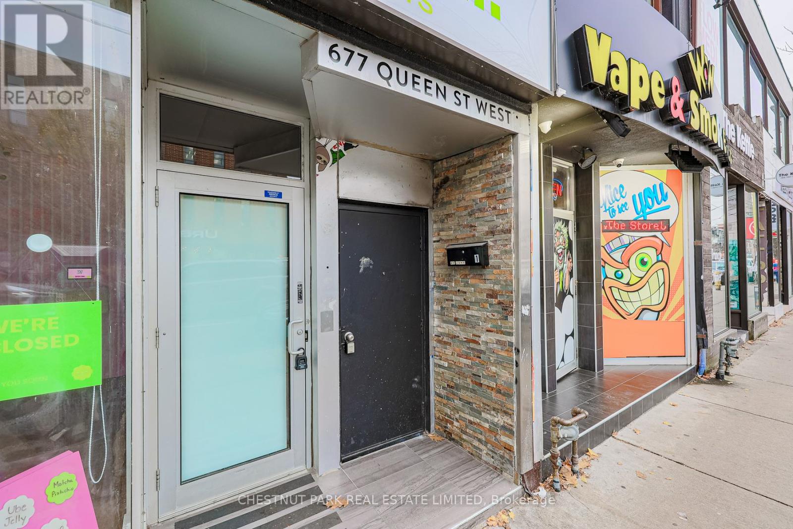 2 - 677 Queen Street W Property Photo 2