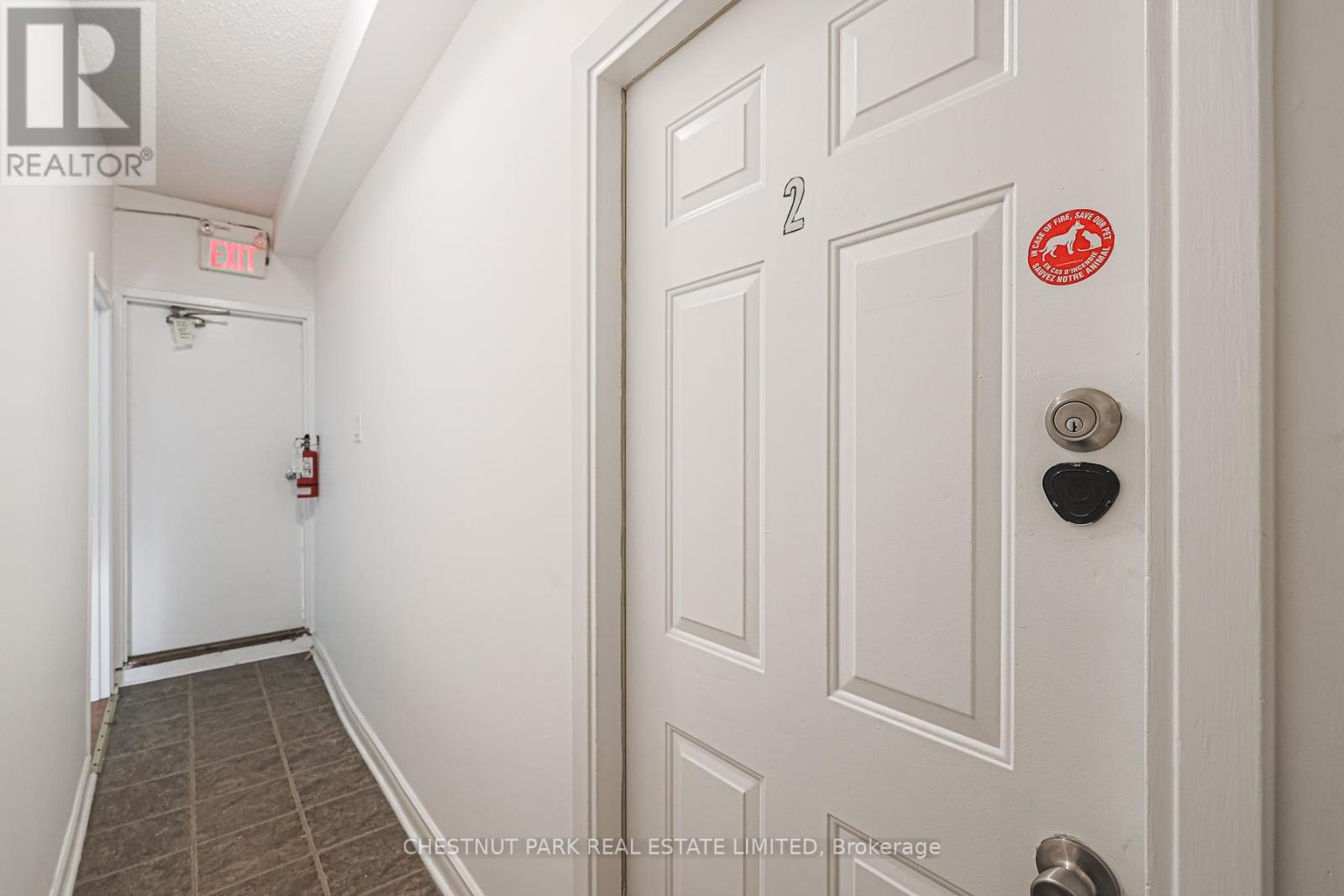 2 - 677 Queen Street W Property Photo 3