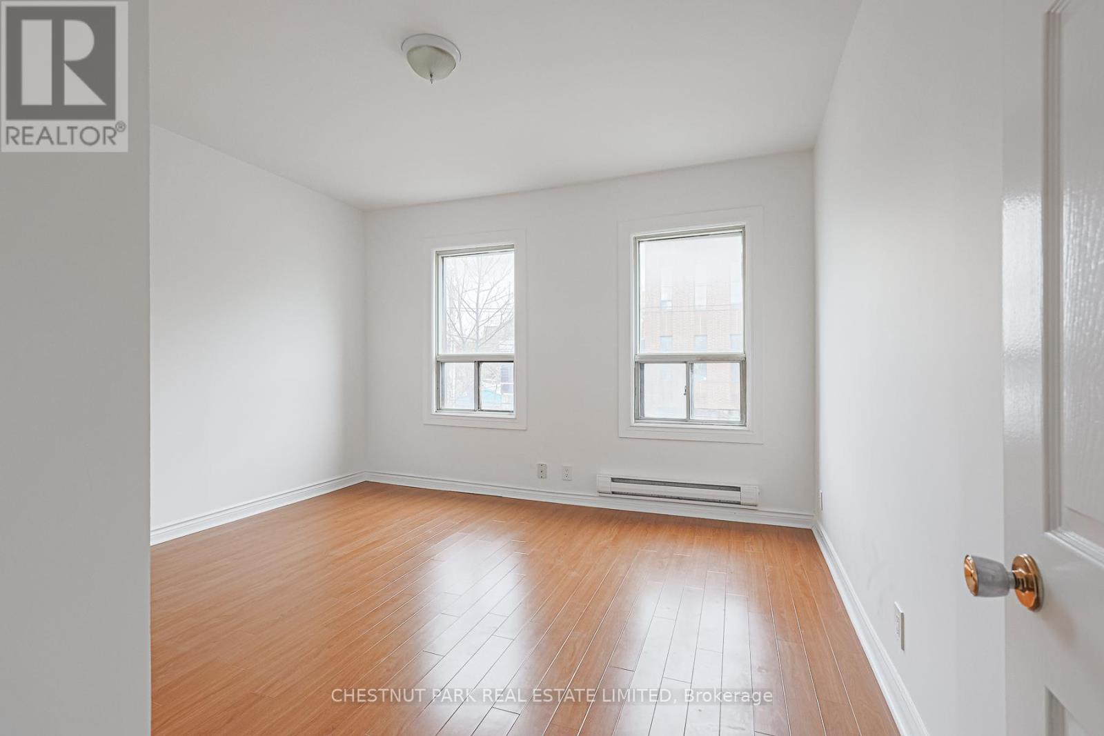 2 - 677 Queen Street W Property Photo 5