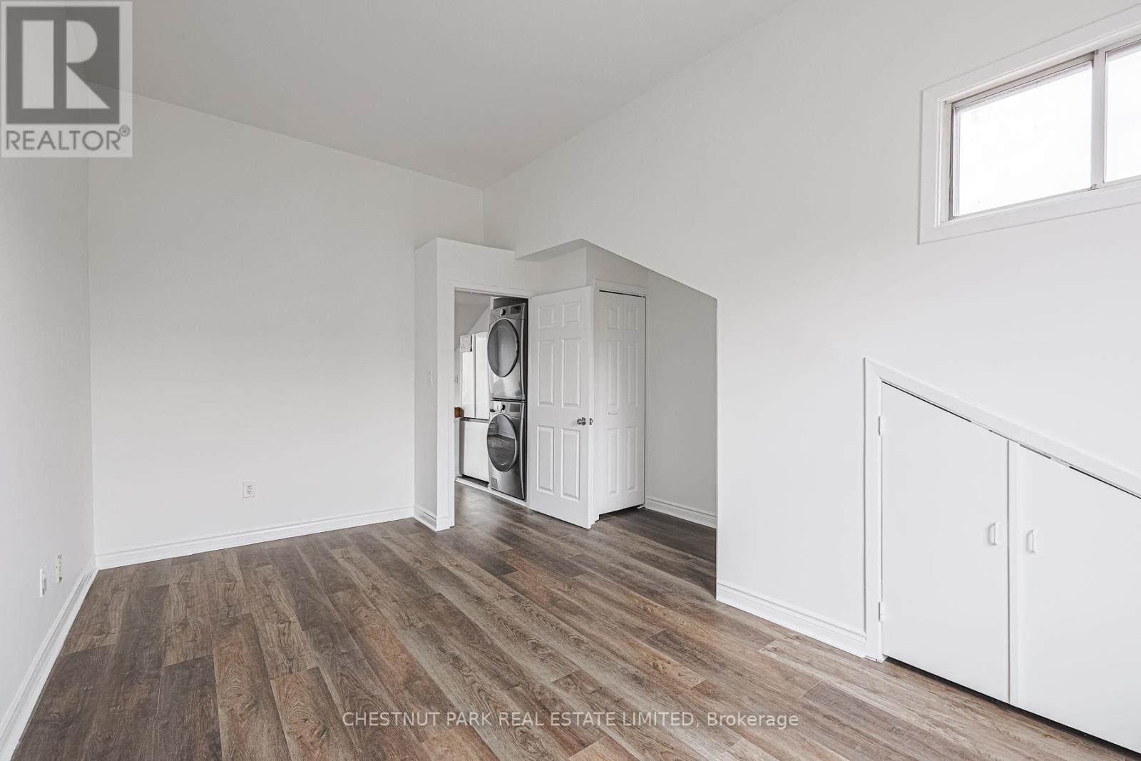2 - 677 Queen Street W Property Photo 16