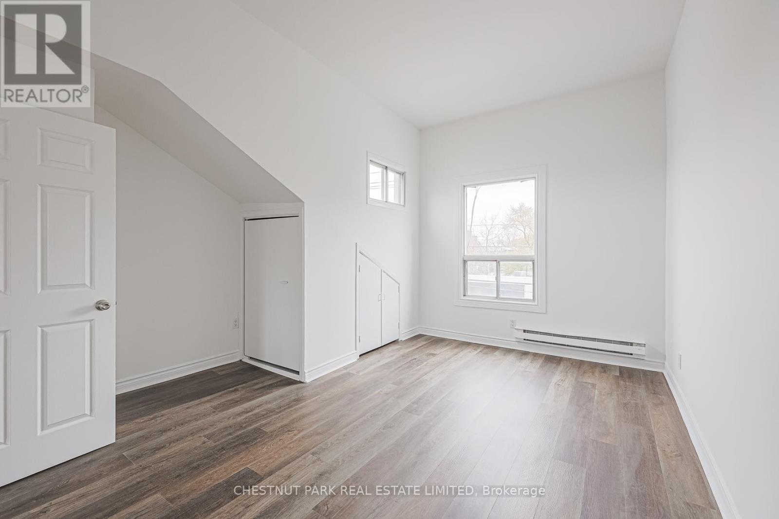 2 - 677 Queen Street W Property Photo 17