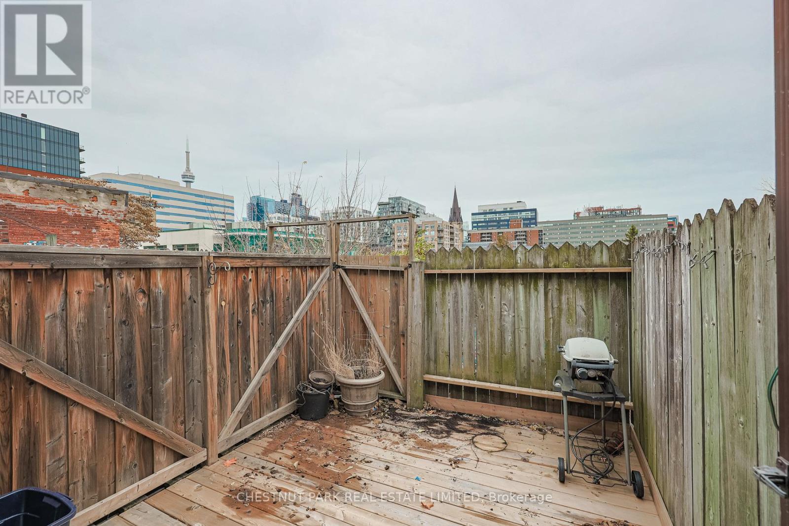 2 - 677 Queen Street W Property Photo 20