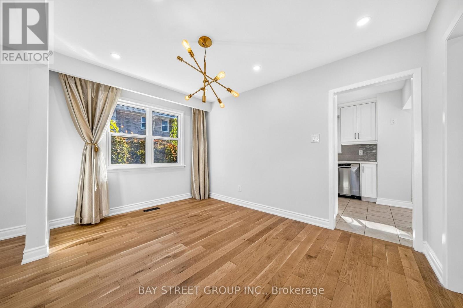 203 Cassandra Boulevard Property Photo 11