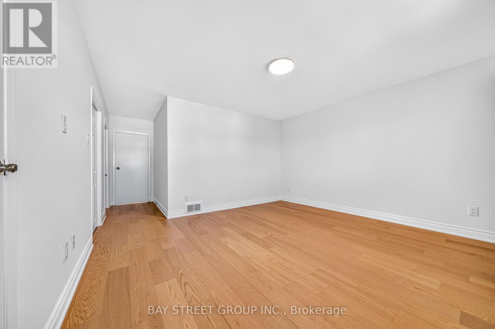 203 Cassandra Boulevard Property Photo 24