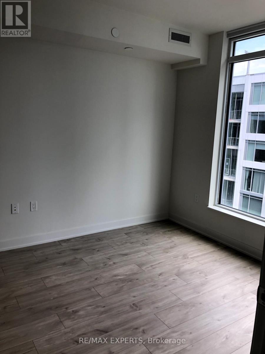 1214w - 27 Bathurst Street Property Photo 8