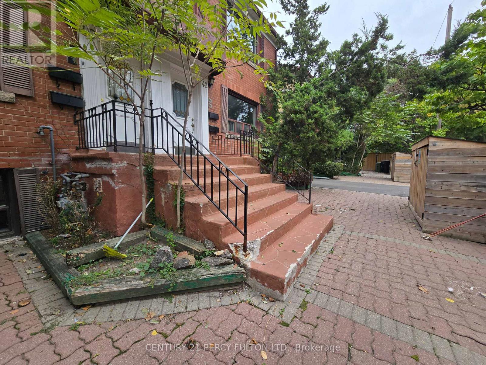 40 B - 40 Hillsdale Avenue E Property Photo 2