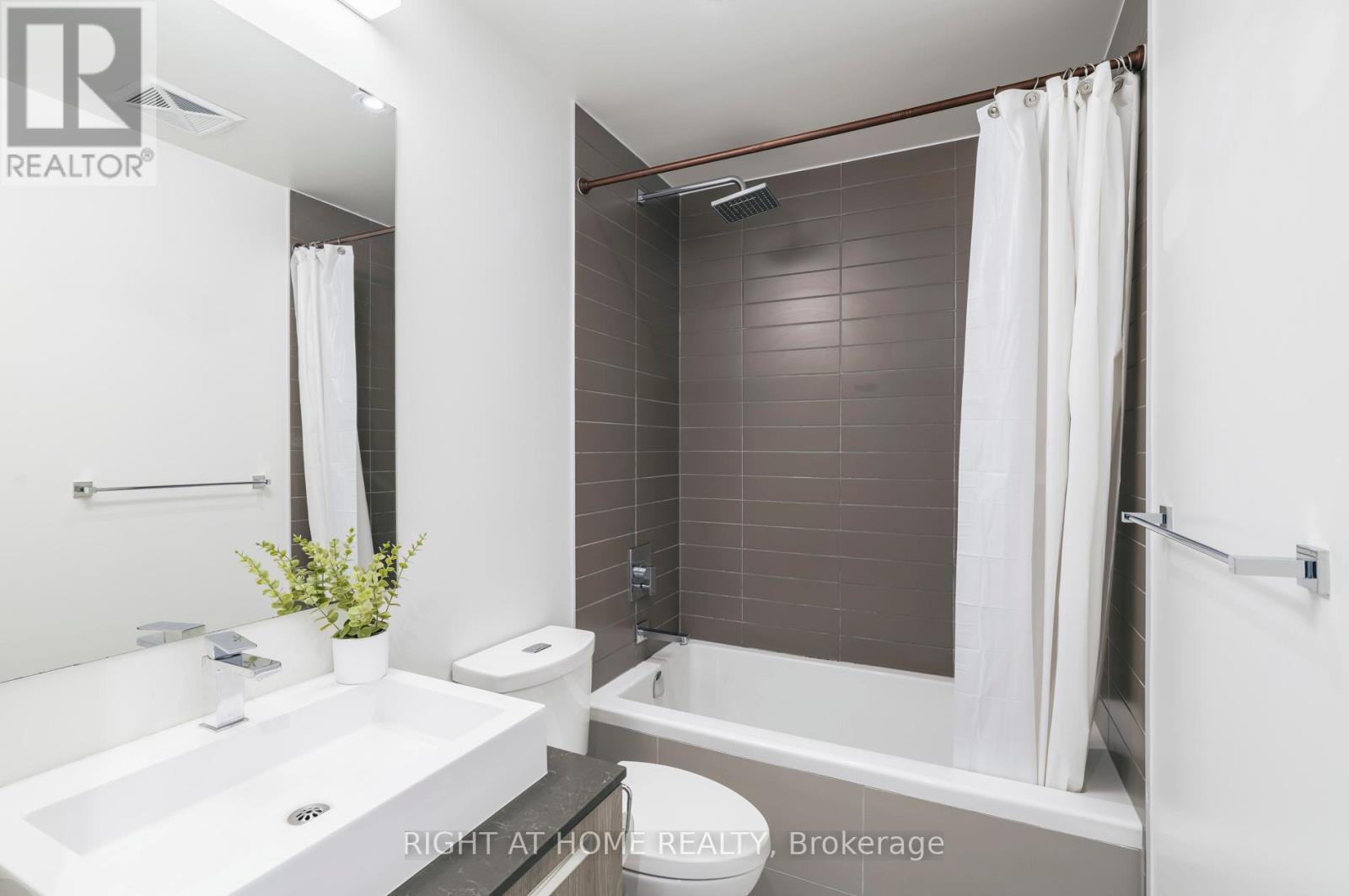210 - 2a Church Street Property Photo 16