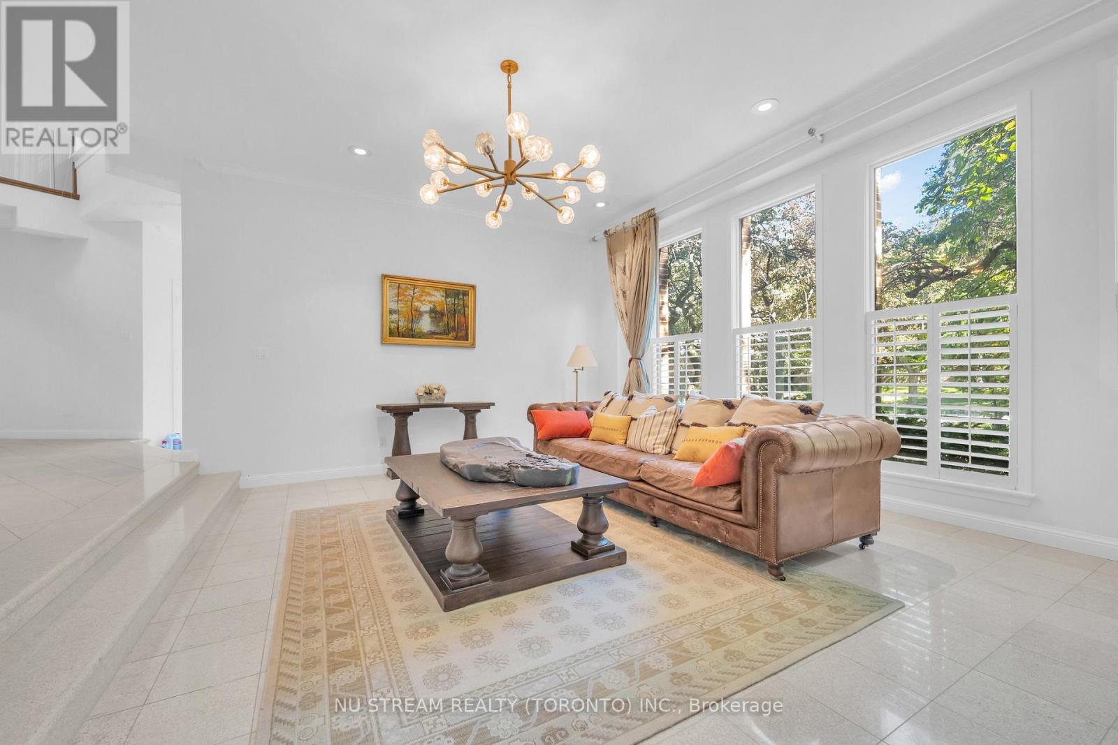 35 Penwood Crescent Property Photo 5