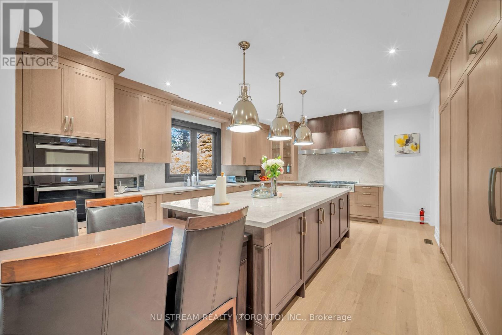 35 Penwood Crescent Property Photo 11