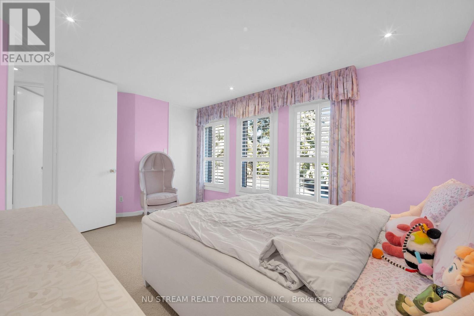 35 Penwood Crescent Property Photo 32