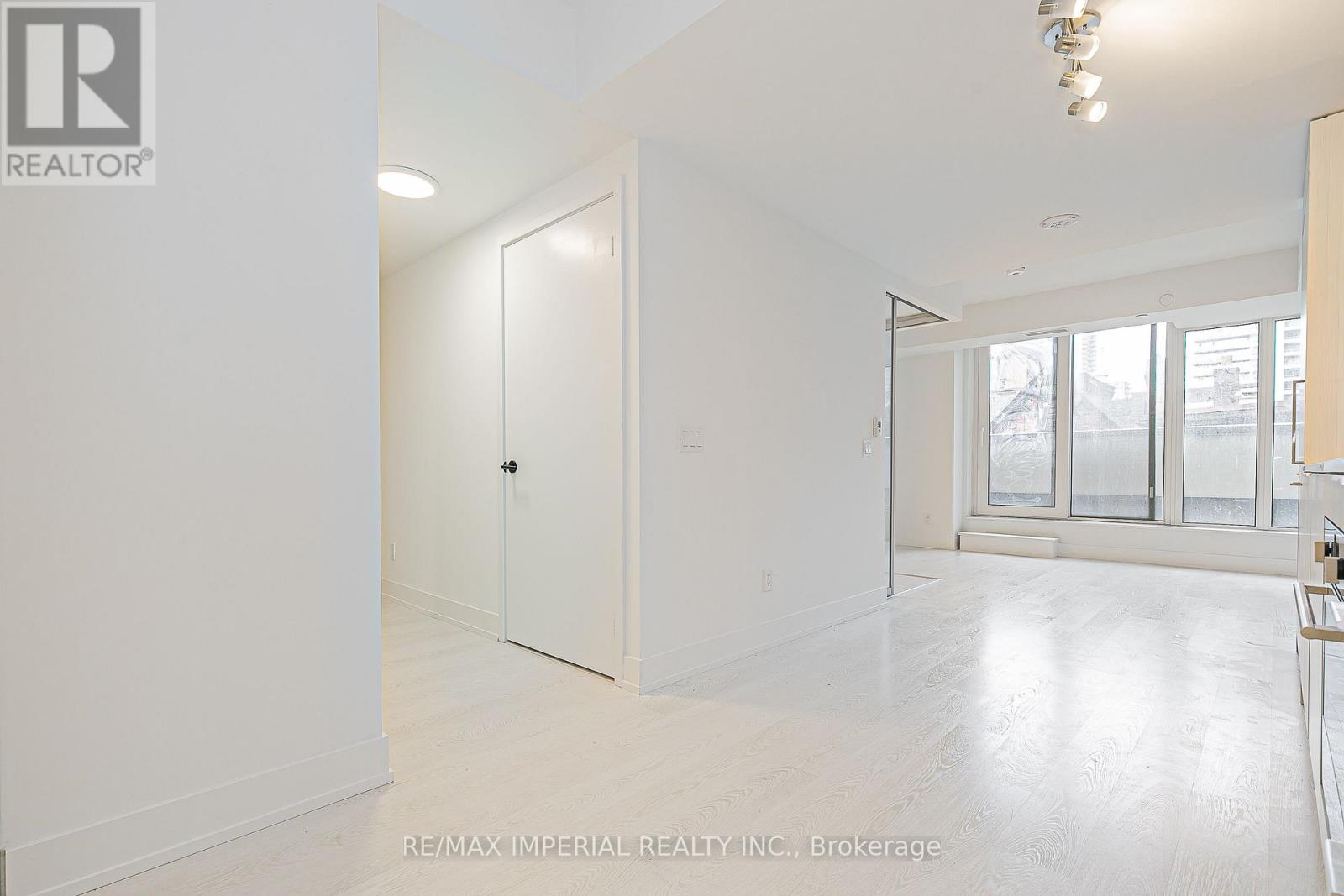 305 - 308 Jarvis Street Property Photo 9