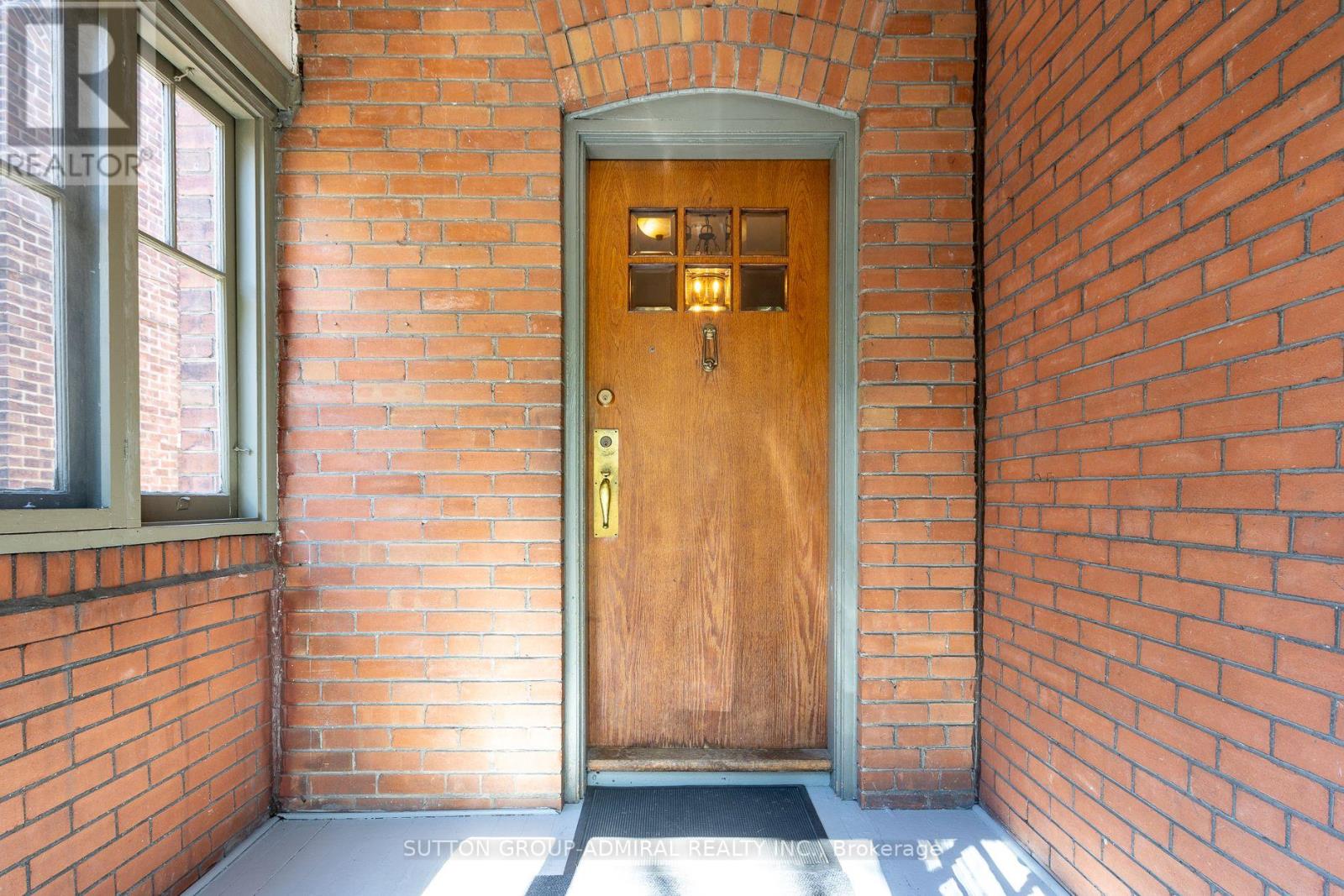 60 Manor Road E Photo de la propriété 1