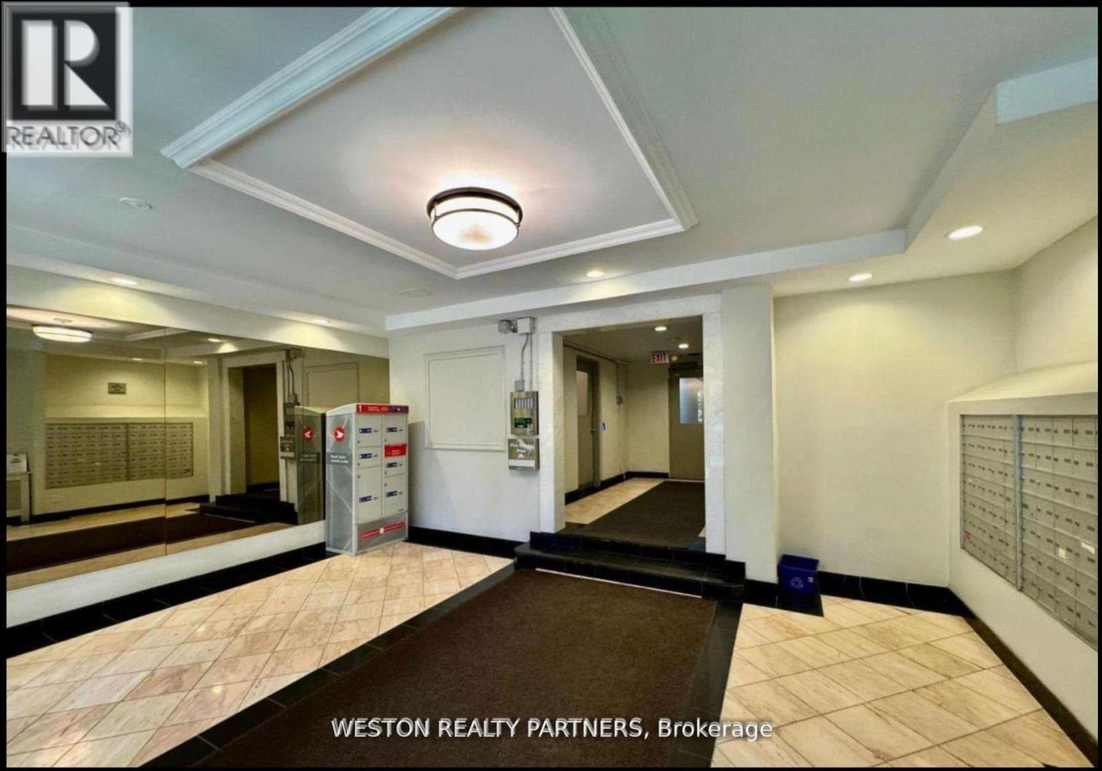 709 - 88 Wellesley Street E Property Photo 9