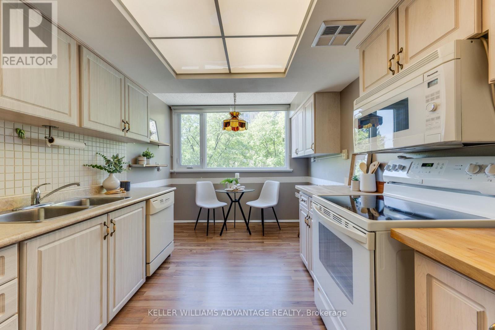 302 - 75 Wynford Hts Crescent Property Photo 6