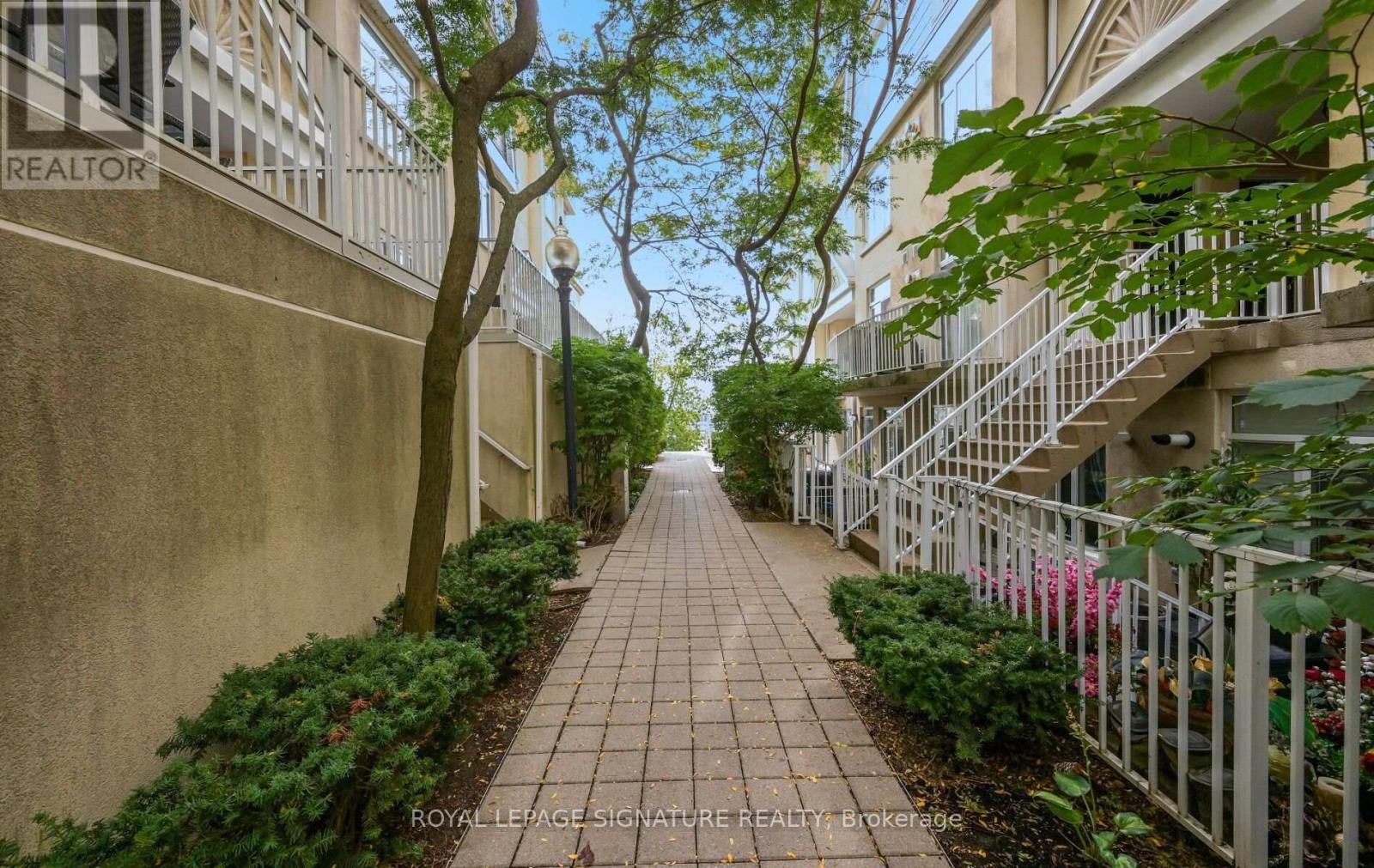 555 - 36 Stadium Road Property Photo 3