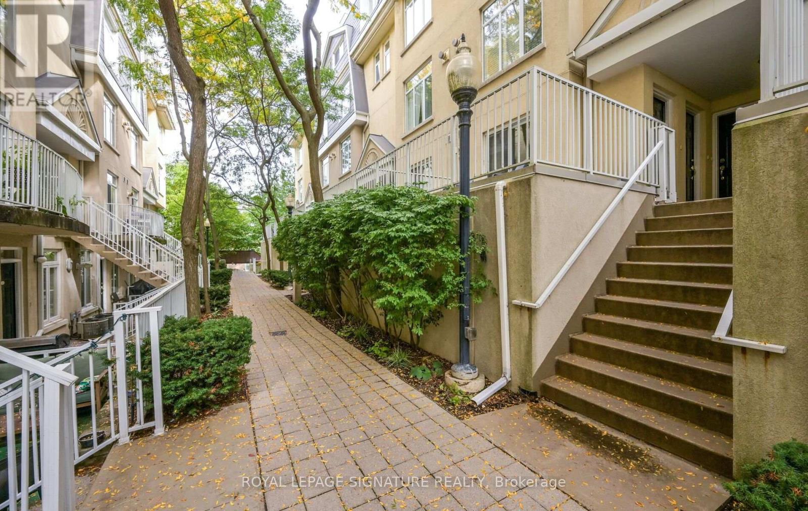 555 - 36 Stadium Road Property Photo 4