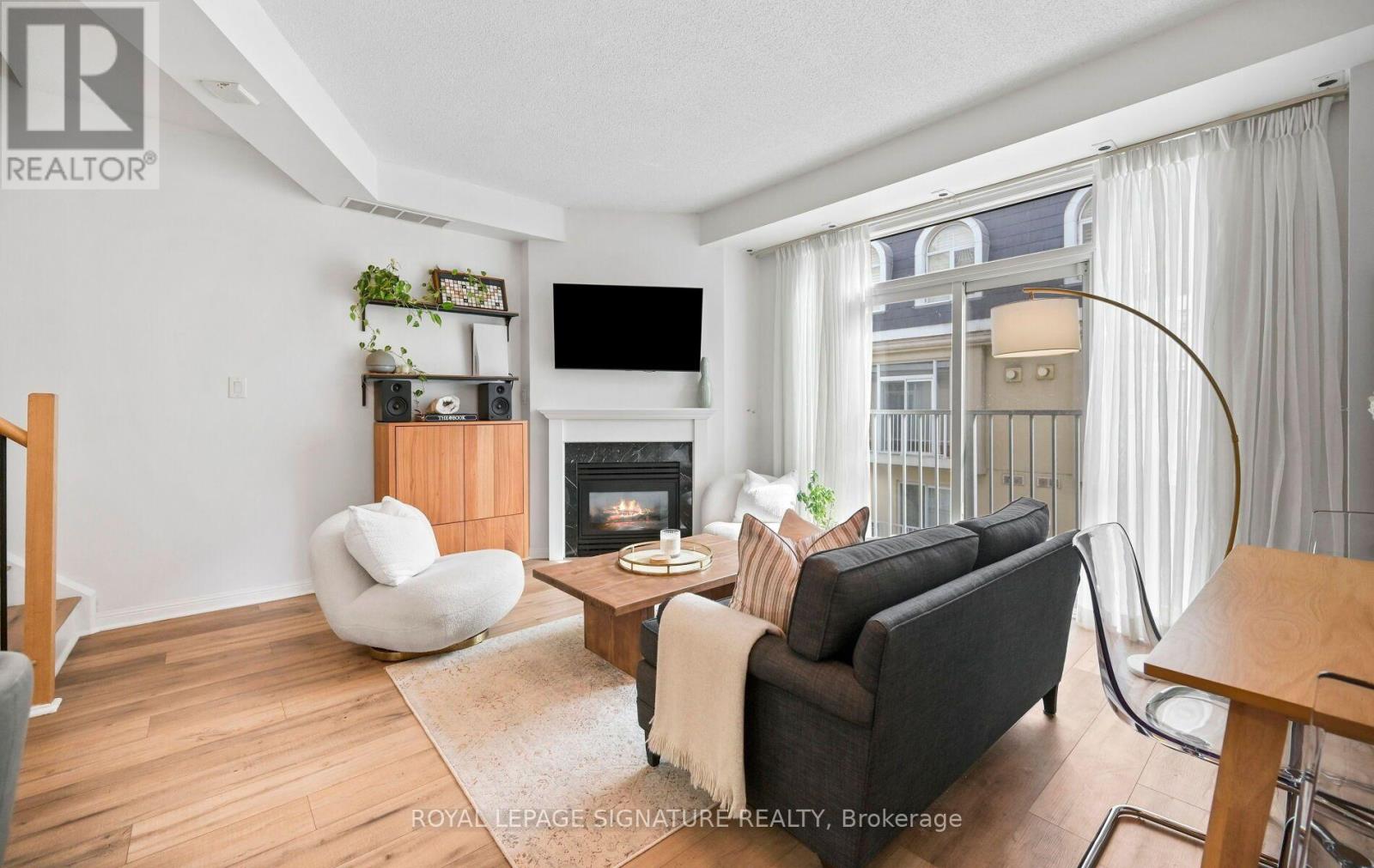 555 - 36 Stadium Road Property Photo 6
