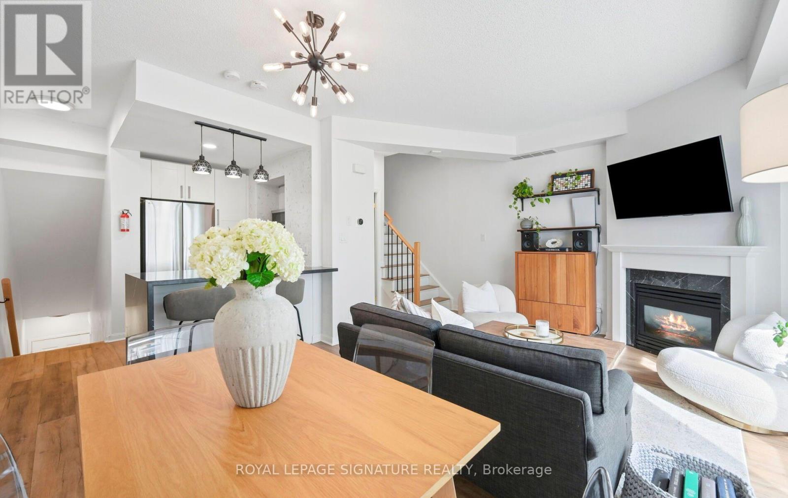 555 - 36 Stadium Road Property Photo 9