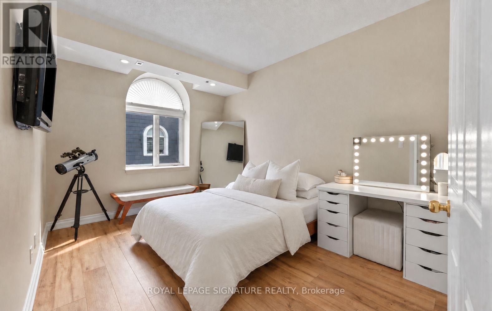 555 - 36 Stadium Road Property Photo 20