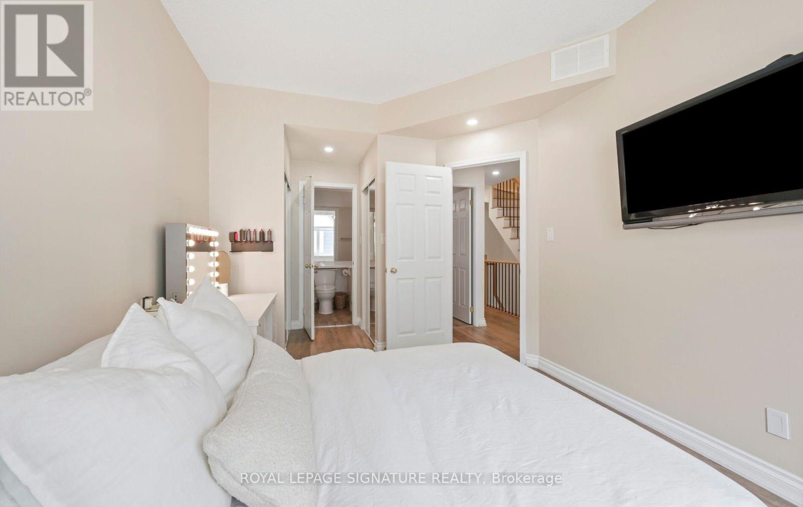 555 - 36 Stadium Road Property Photo 22
