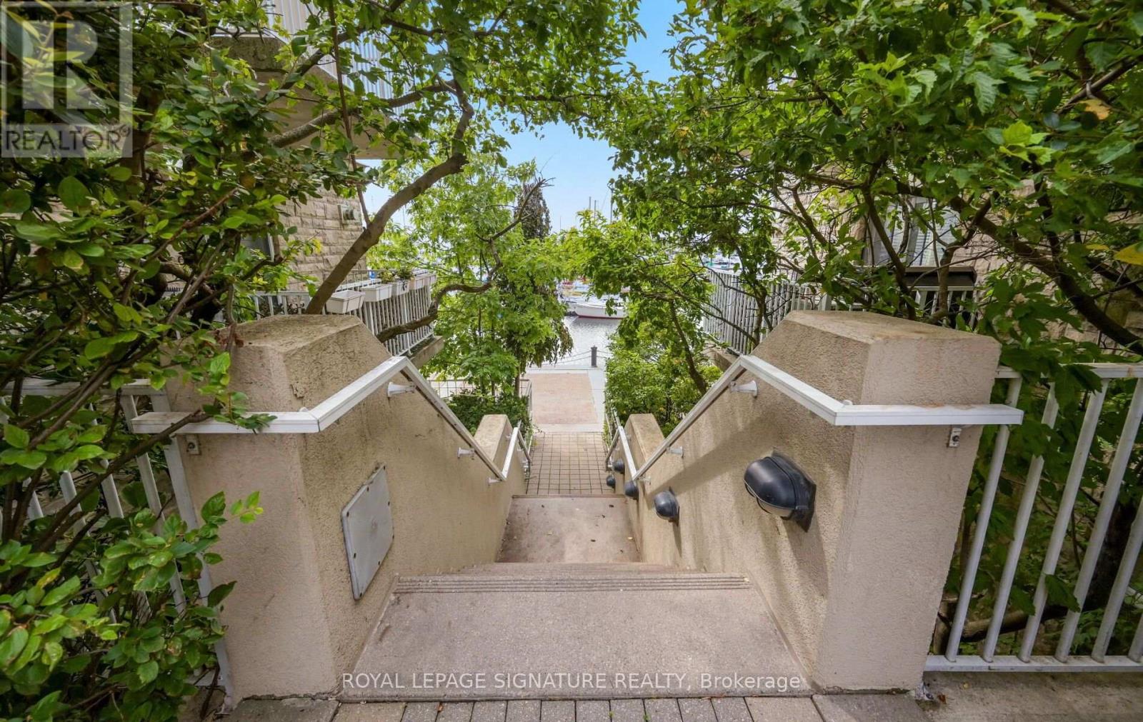 555 - 36 Stadium Road Property Photo 33