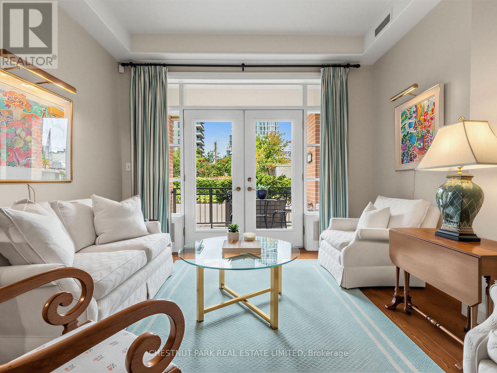 104 - 21 Shaftesbury Avenue Property Photo 4